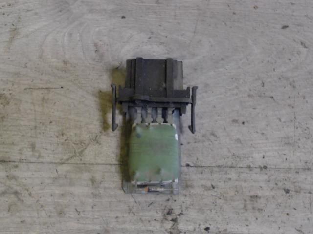 bontott VW GOLF III Előtét Ellenállás Fűtőmotor