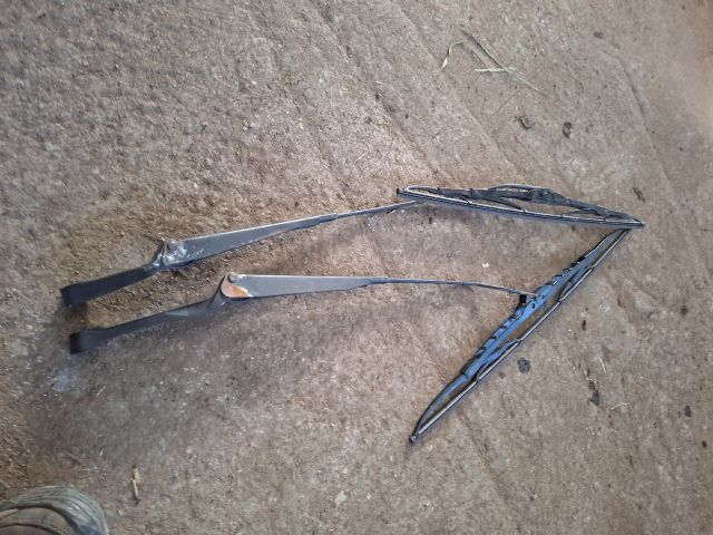 bontott VW GOLF III Első Ablaktörlő Kar