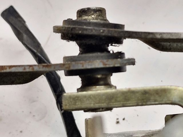 bontott VW GOLF III Első Ablaktörlő Szerkezet Motorral