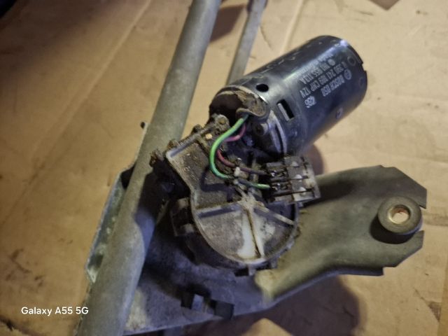 bontott VW GOLF III Első Ablaktörlő Szerkezet Motorral