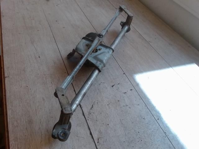 bontott VW GOLF III Első Ablaktörlő Szerkezet Motorral