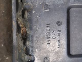 bontott VW GOLF III Első Lökhárító Merevítő (Fém)