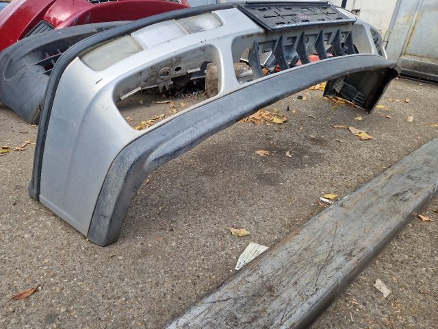 bontott VW GOLF III Első Lökhárító (Részeivel)