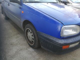 bontott VW GOLF III Első Lökhárító (Részeivel)