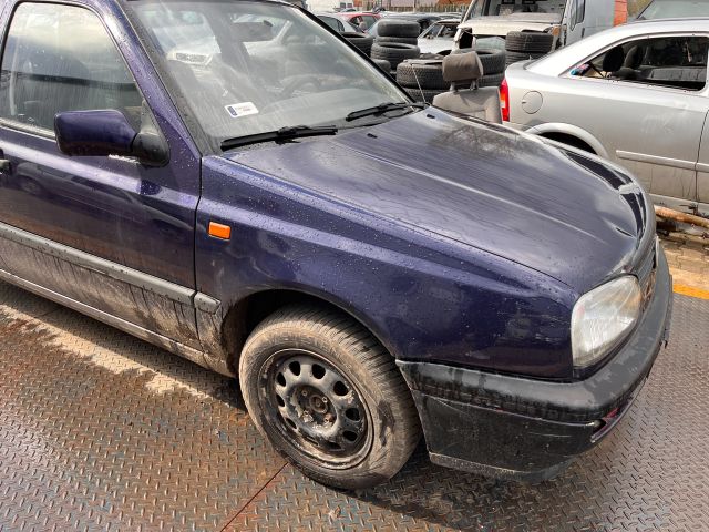 bontott VW GOLF III Első Lökhárító (Részeivel)