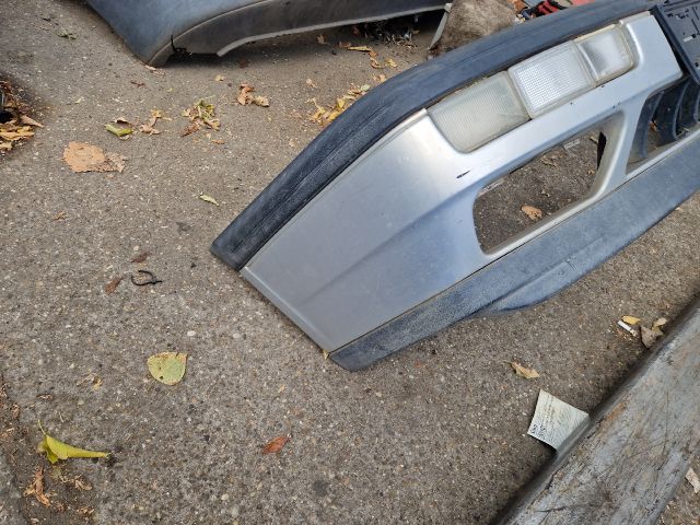 bontott VW GOLF III Első Lökhárító (Részeivel)