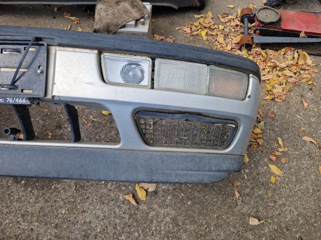 bontott VW GOLF III Első Lökhárító (Részeivel)