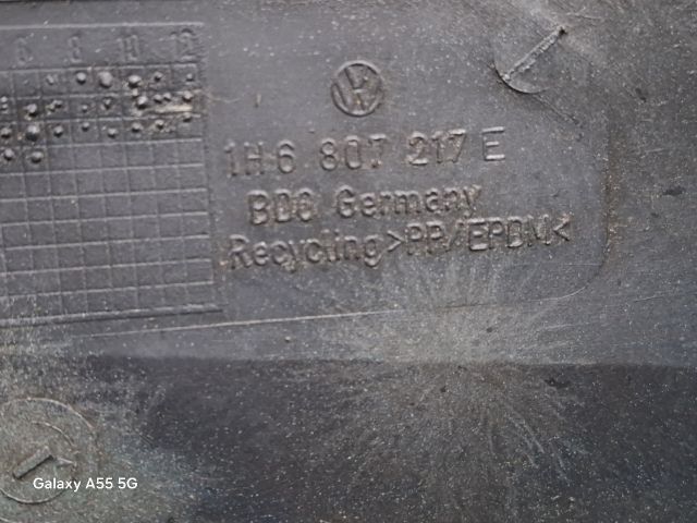 bontott VW GOLF III Első Lökhárító (Üresen)