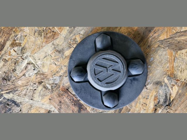 bontott VW GOLF III Felniközép (1 db)