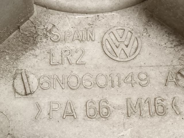 bontott VW GOLF III Felniközép Szett