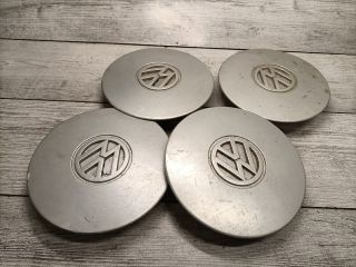 bontott VW GOLF III Felniközép Szett