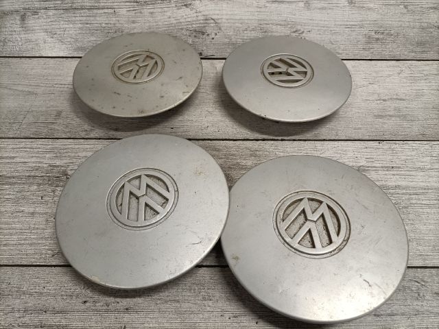 bontott VW GOLF III Felniközép Szett