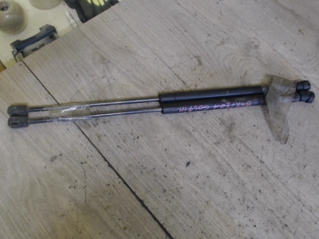 bontott VW GOLF III Gázrugós Kitámasztó Teleszkóp Pár Csomagtérajtó