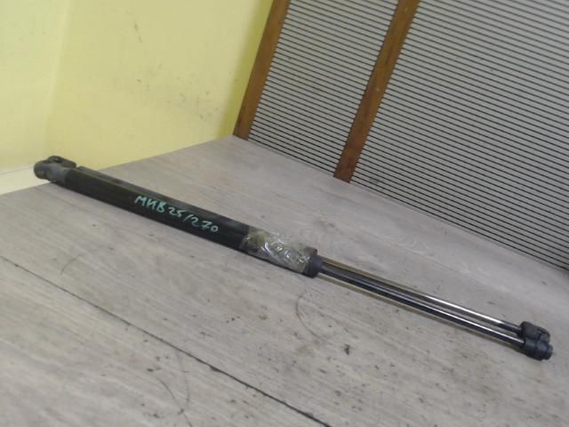 bontott VW GOLF III Gázrugós Kitámasztó Teleszkóp Pár Csomagtérajtó