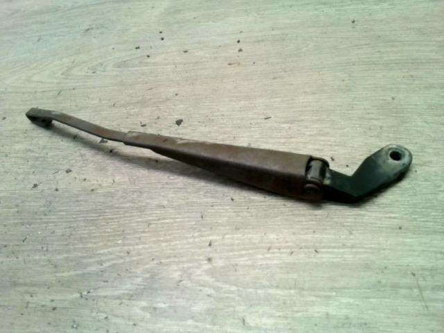 bontott VW GOLF III Hátsó Ablaktörlő Kar