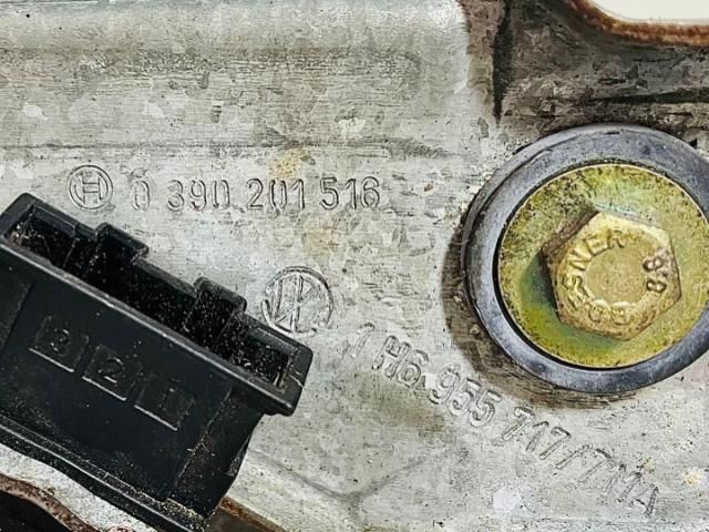 bontott VW GOLF III Hátsó Ablaktörlő Motor