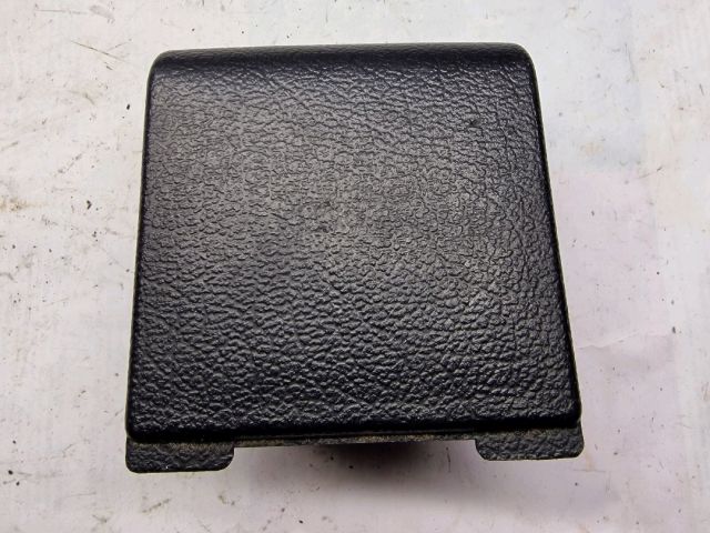 bontott VW GOLF III Hátsó Hamutartó