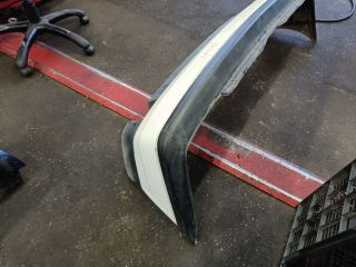 bontott VW GOLF III Hátsó Lökhárító (Részeivel)