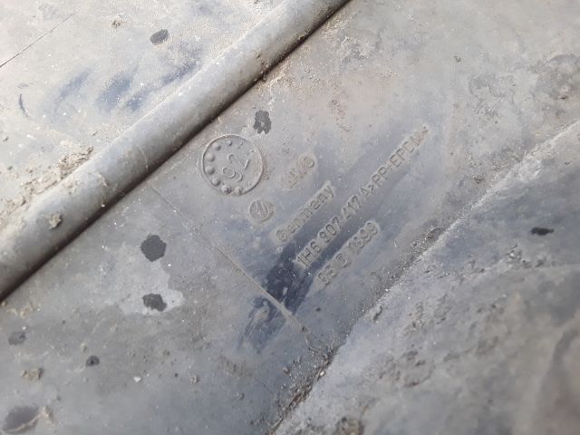 bontott VW GOLF III Hátsó Lökhárító (Részeivel)