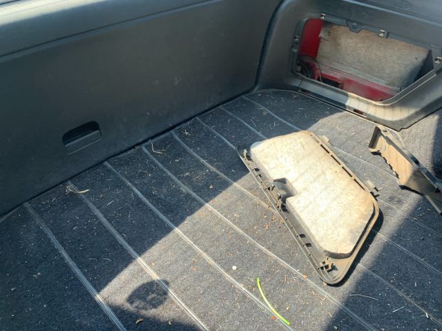 bontott VW GOLF III Hátsó Lökhárító (Részeivel)