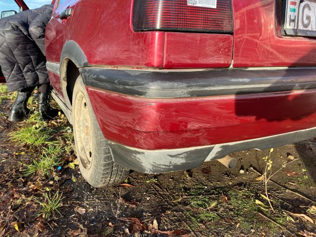 bontott VW GOLF III Hátsó Lökhárító (Részeivel)