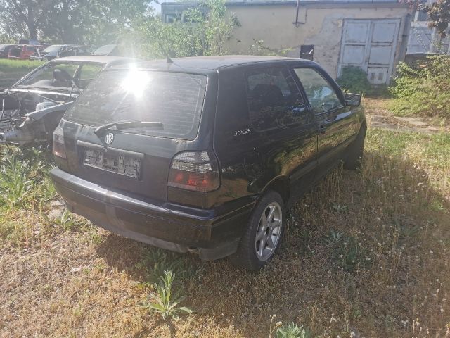 bontott VW GOLF III Hátsó Lökhárító (Részeivel)