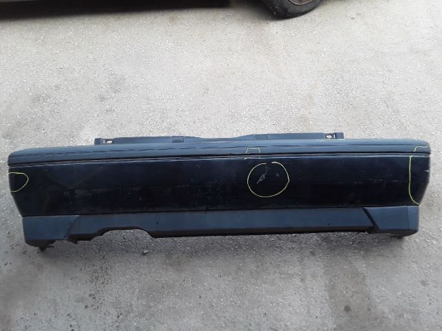 bontott VW GOLF III Hátsó Lökhárító (Részeivel)