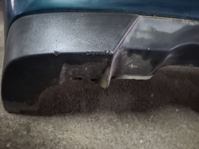 bontott VW GOLF III Hátsó Lökhárító (Üresen)