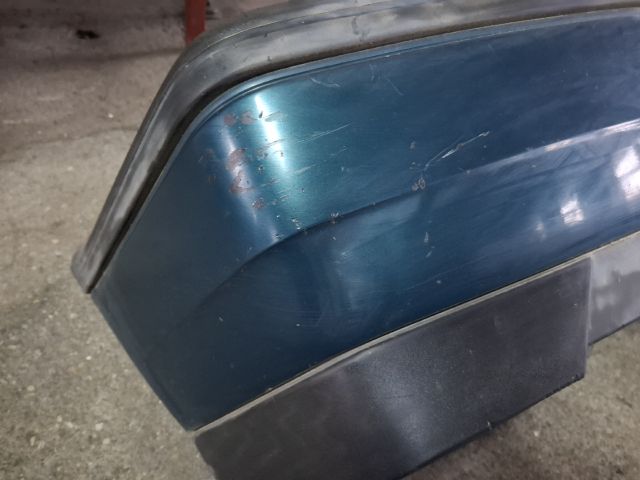 bontott VW GOLF III Hátsó Lökhárító (Üresen)