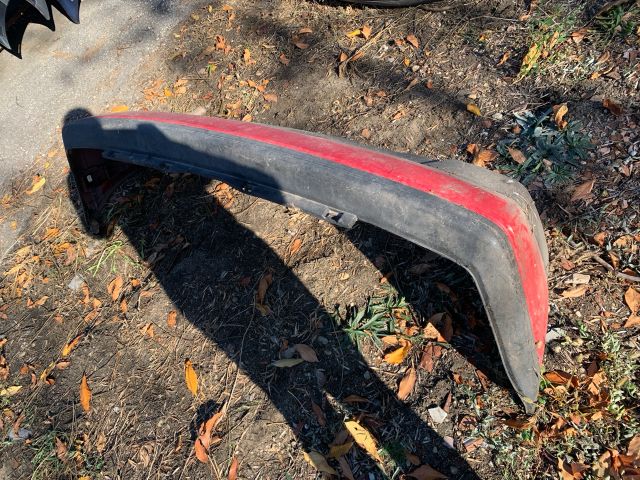 bontott VW GOLF III Hátsó Lökhárító (Üresen)