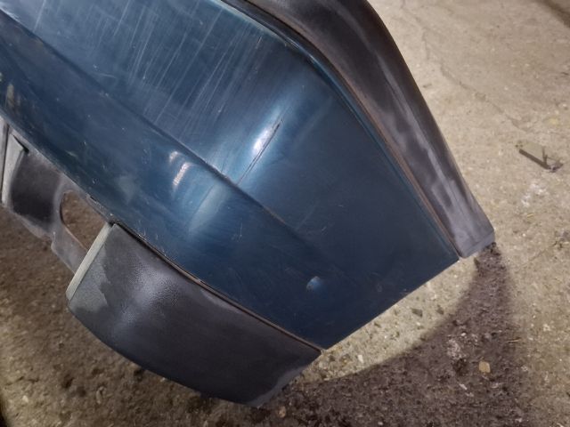 bontott VW GOLF III Hátsó Lökhárító (Üresen)