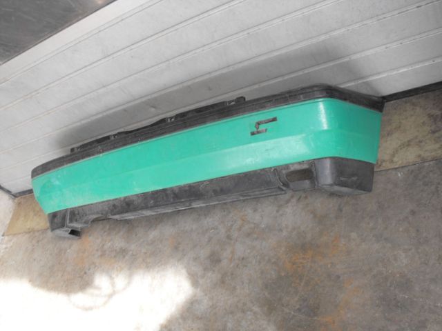 bontott VW GOLF III Hátsó Lökhárító (Üresen)