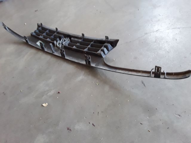 bontott VW GOLF III Hűtőrács