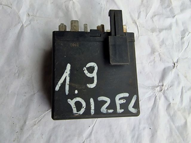 bontott VW GOLF III Izzító Relé