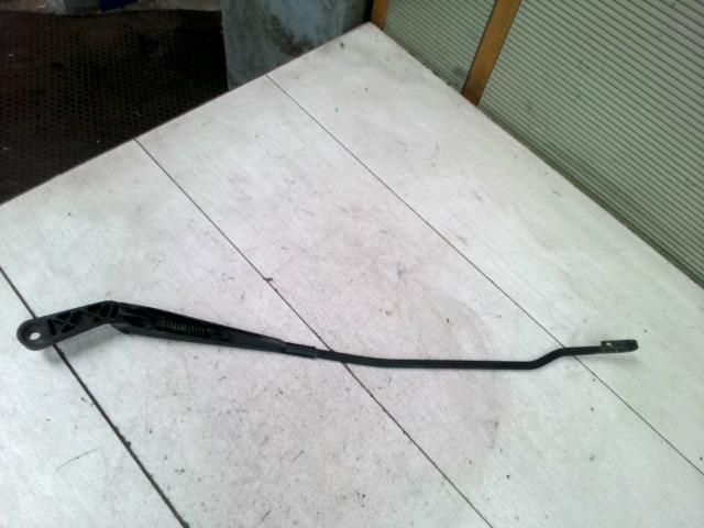 bontott VW GOLF III Jobb első Ablaktörlő Kar