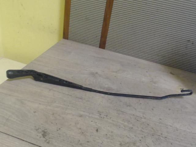 bontott VW GOLF III Jobb első Ablaktörlő Kar