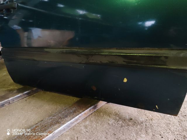 bontott VW GOLF III Jobb első Ajtó (Részeivel)