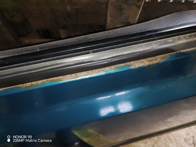 bontott VW GOLF III Jobb első Ajtó (Részeivel)