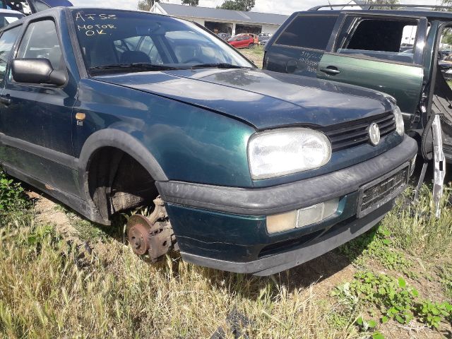 bontott VW GOLF III Jobb első Ajtó (Részeivel)