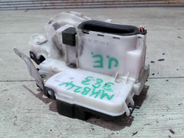 bontott VW GOLF III Jobb első Ajtózár