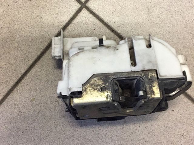 bontott VW GOLF III Jobb első Ajtózár