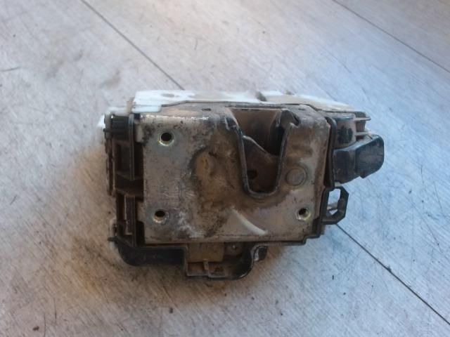 bontott VW GOLF III Jobb első Ajtózár