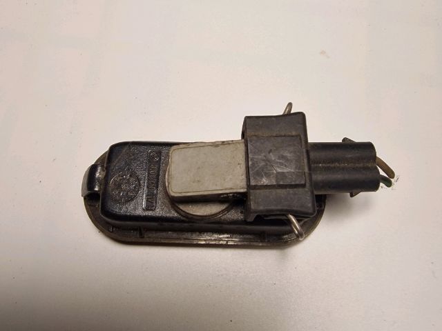 bontott VW GOLF III Jobb első Sárvédő Irányjelző