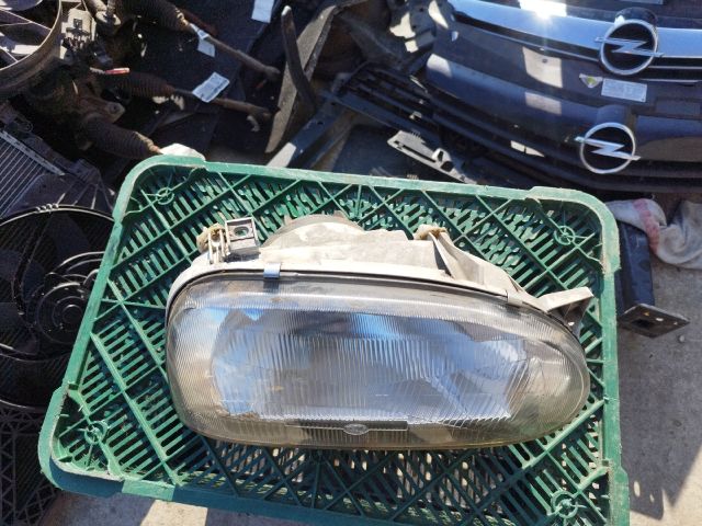 bontott VW GOLF III Jobb Fényszóró