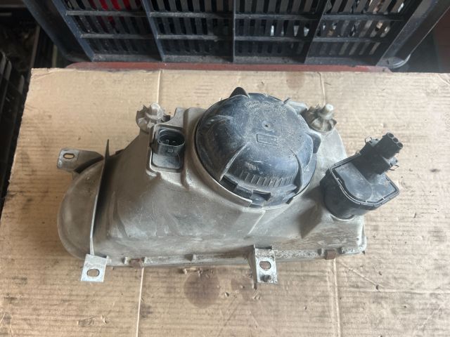 bontott VW GOLF III Jobb Fényszóró