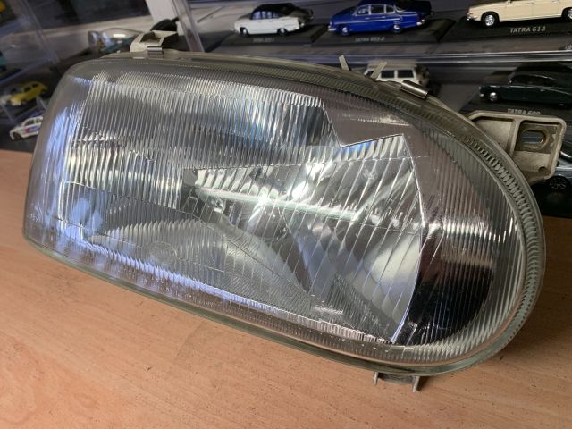 bontott VW GOLF III Jobb Fényszóró