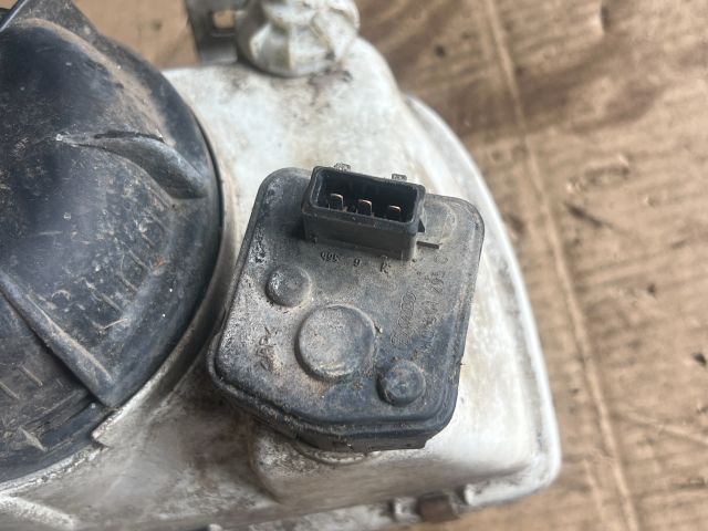 bontott VW GOLF III Jobb Fényszóró