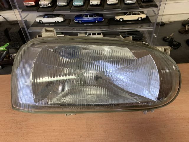 bontott VW GOLF III Jobb Fényszóró