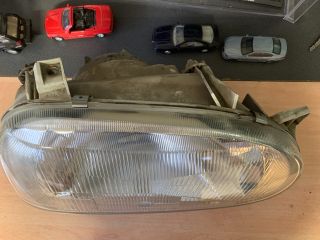 bontott VW GOLF III Jobb Fényszóró