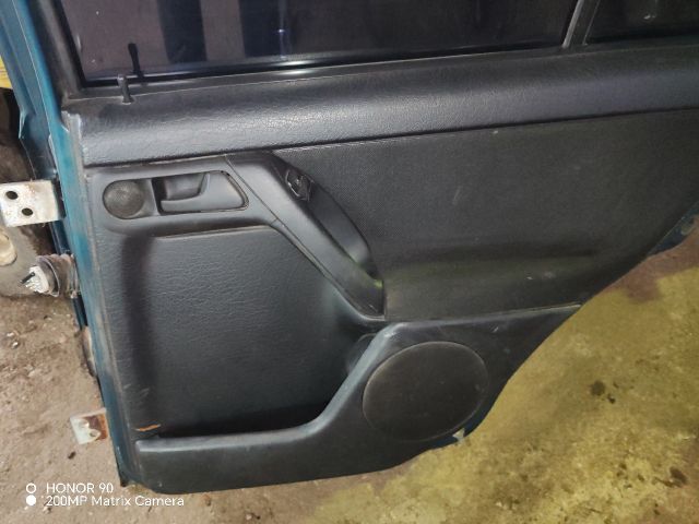 bontott VW GOLF III Jobb hátsó Ajtó (Részeivel)